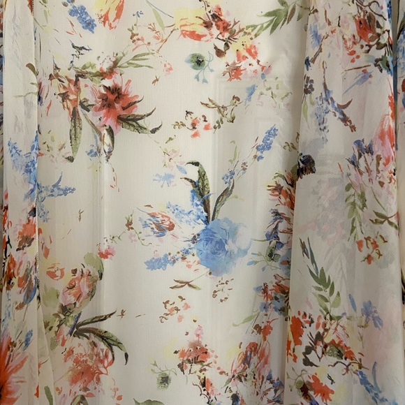Kimono, sheer, all things spring/summer , flowers, medium - Picture 2 of 6